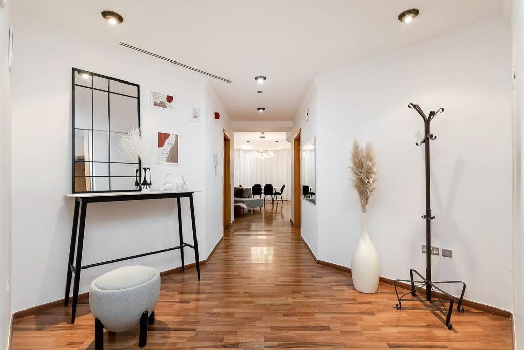Spacious 2br In Marina Crown