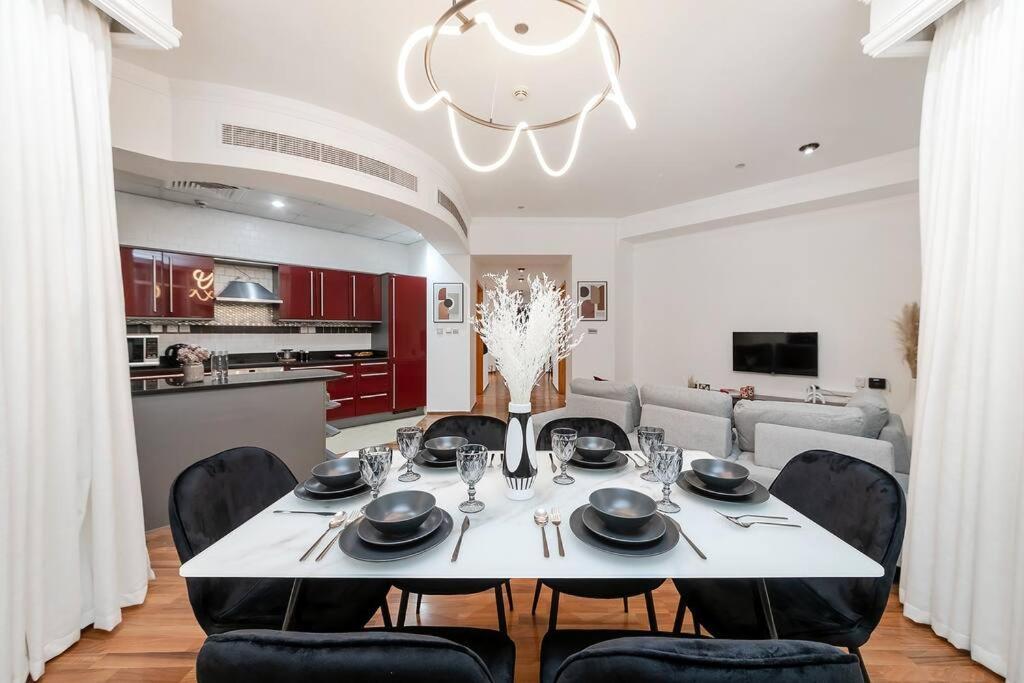 Spacious 2br In Marina Crown Dubai